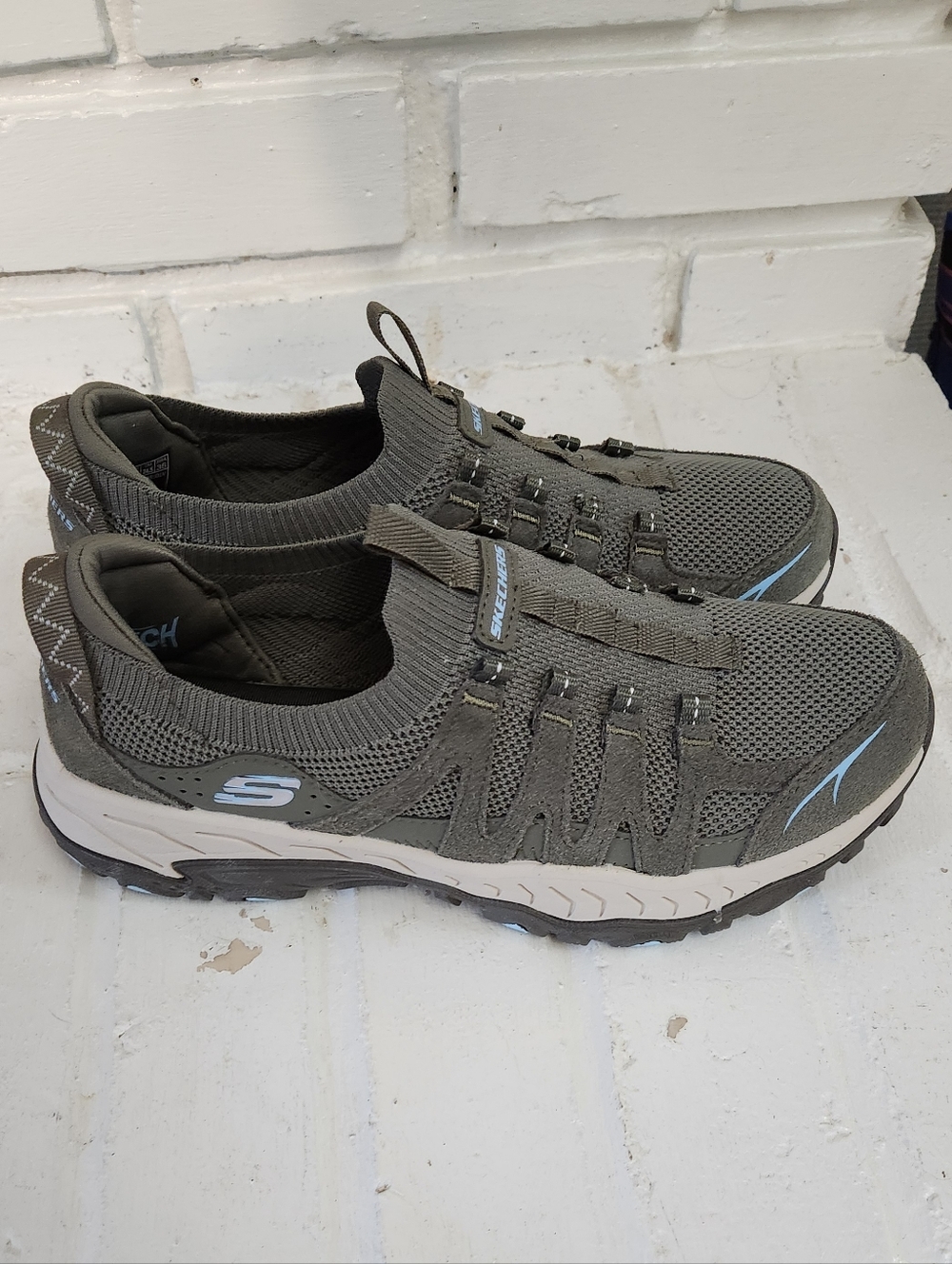 Skechers Memory Foam Slip On Shoes , Size 7.5